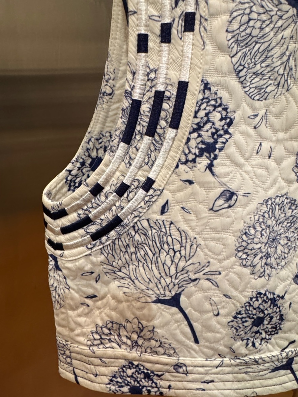 Quilted Floral Vest in White and Navy - Picture 9 of 12